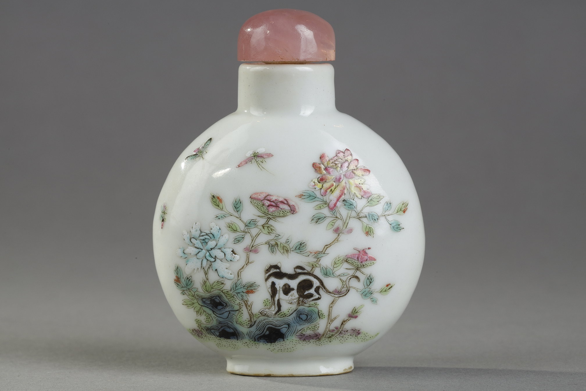 Porcelain snuff bottle